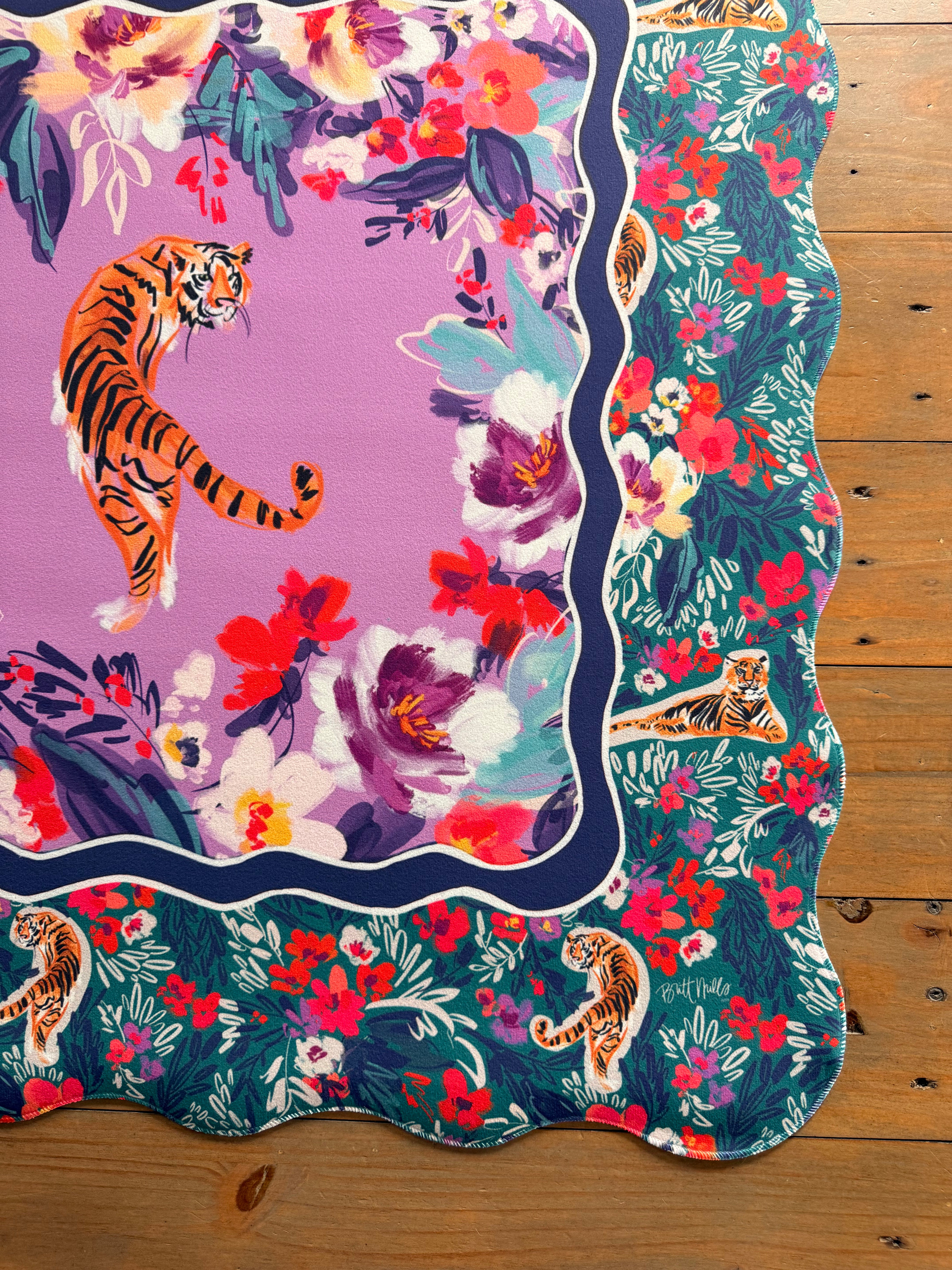 Regal Bloom Scalloped-Edge Mahjong Mat (Non-Neoprene)