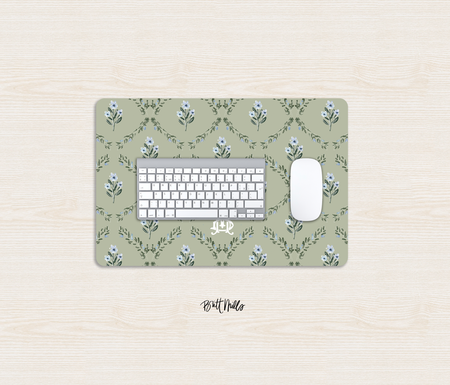 Zera Bloom Monogrammed Desk Mat – Small (18″ x 12″)